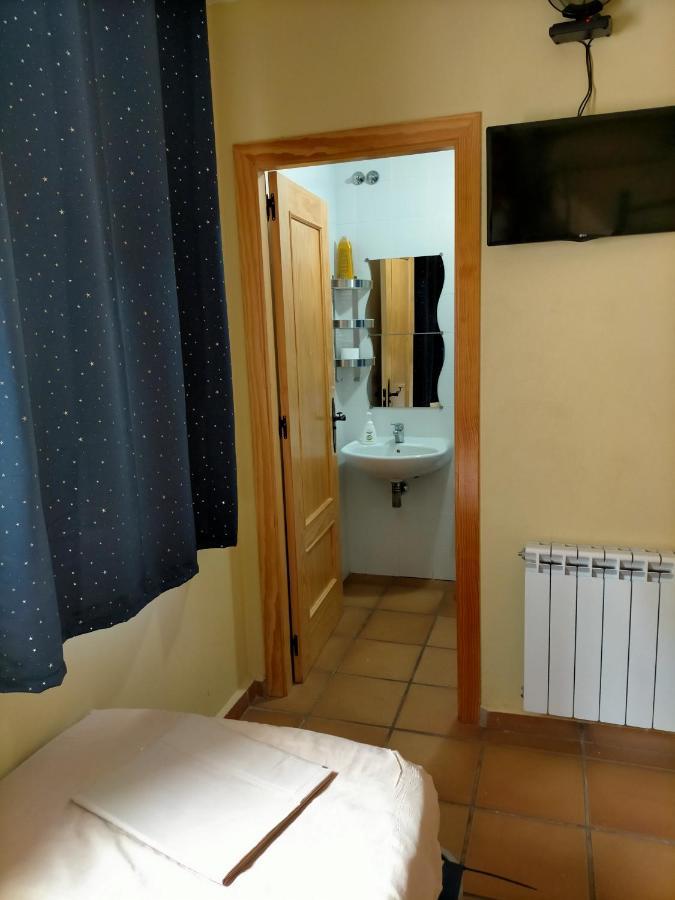 Albergue Santa Barbara Алиага Экстерьер фото