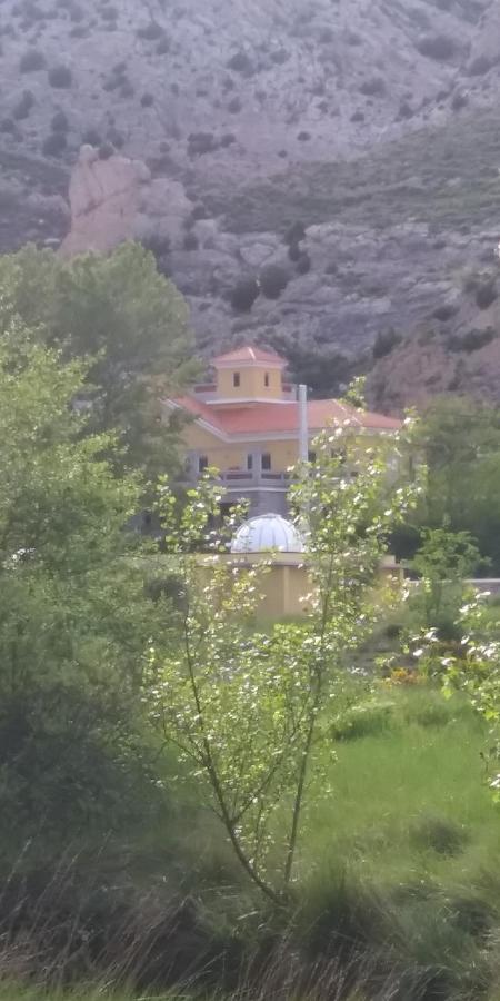 Albergue Santa Barbara Алиага Экстерьер фото